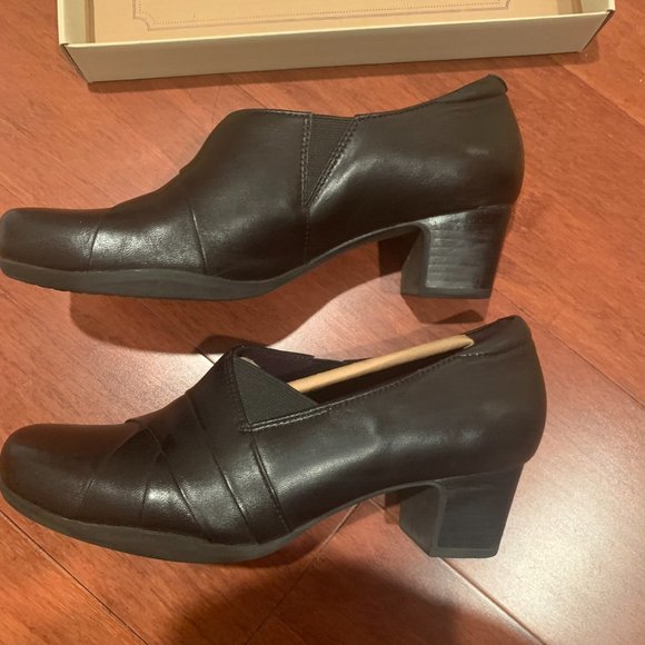 Clarks Leather Pump size 7.5 - Picture 2 of 8